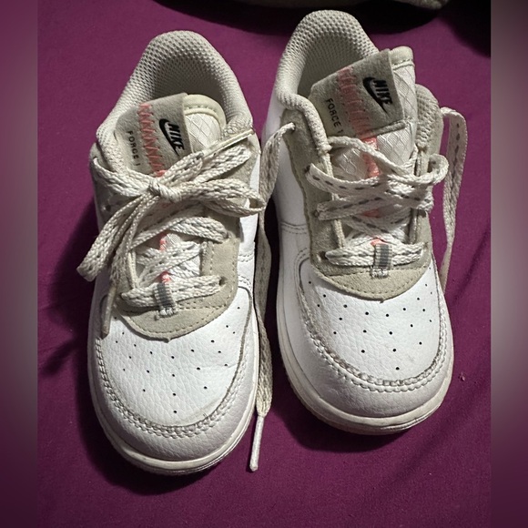 Nike White and Red Force Kids Athletic Shoes - Picture 7 of 8